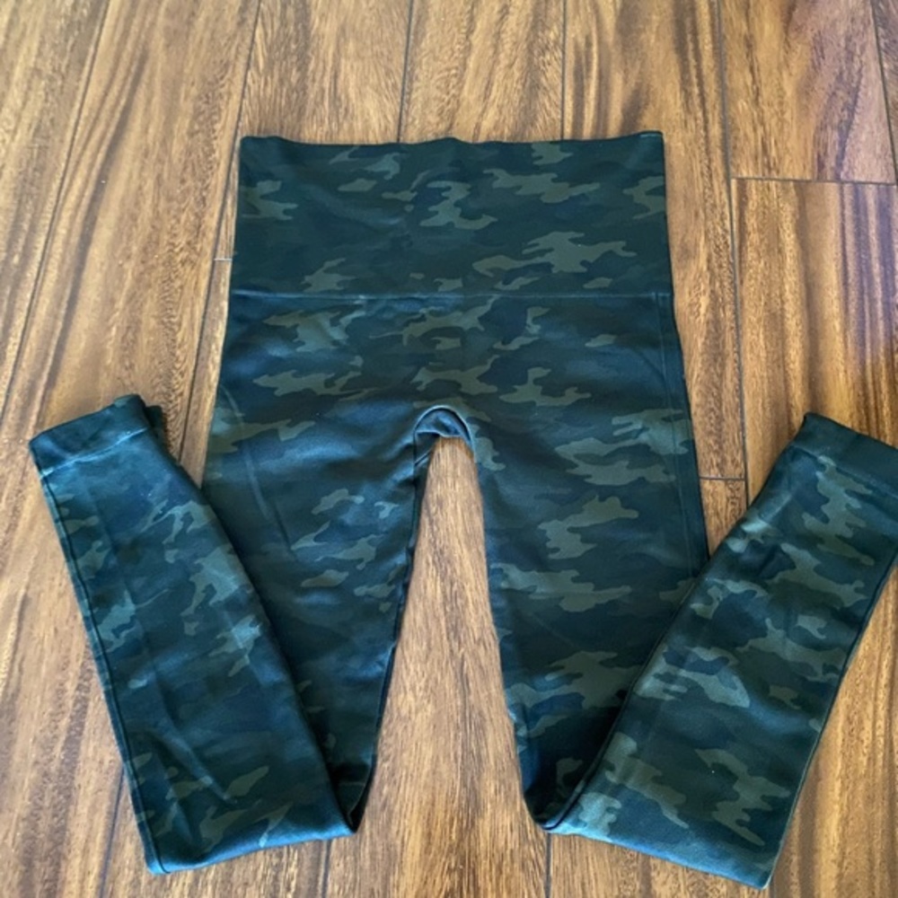 Spanx Leggings Womens Medium Green Camo Look At Me Now High‎ Rise.